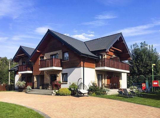 Domki Dębki – dlaczego warto wynająć domek letniskowy w Pensjonacie Ostoja Dębki?